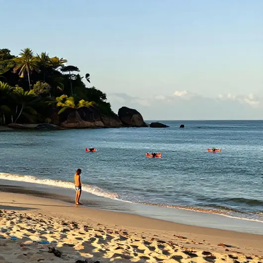 Descubra a Praia De Coqueirinho Descubra a Praia De Coqueirinho