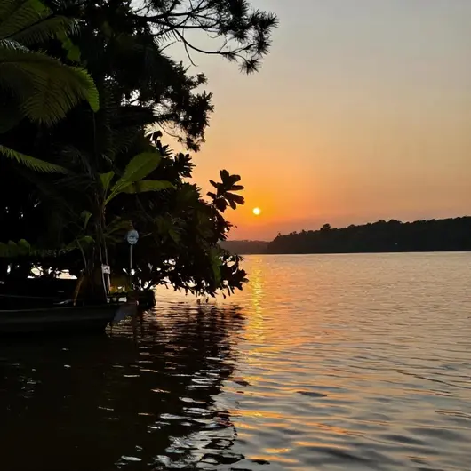 Pôr-do-sol no Jacaré: Uma Experiência Inesquecível Pôr-do-sol no Jacaré: Uma Experiência Inesquecível