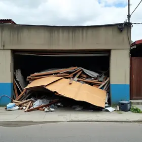Teto de garagem desaba no bairro Cruz das Armas, em João Pessoa teto de garagem desaba em João Pessoa
